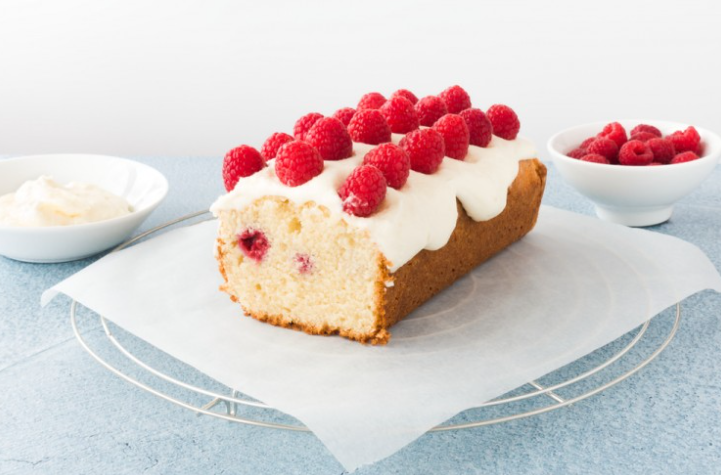 كيكة التوت الإسفنجية بالكريمة