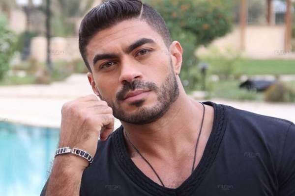 فنان مصري يحذر الجمهور من (جمال الحريم)