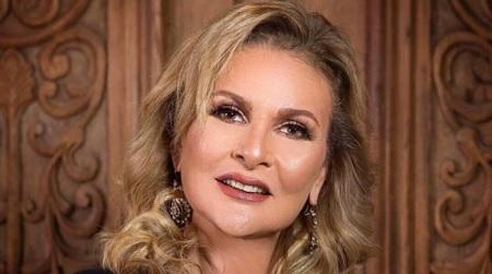 يسرا وبوسي والدغيدي مع سمير صبري بعد إشاعة وفاته