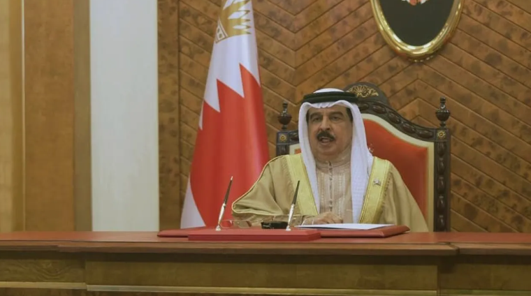 ملك البحرين : عدوان إيران كشف زيف من باعوا ضمائرهم للعدو