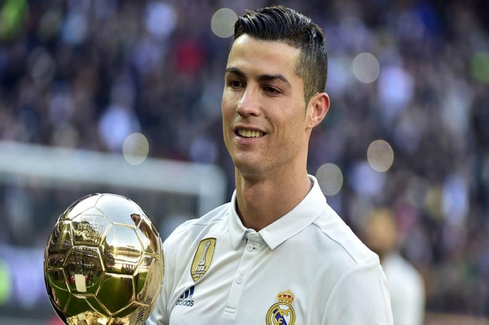 رونالدو يحرز جائزة جلوب سوكر لأفضل لاعب في العالم