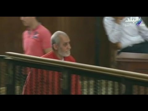 بالفيديو  ..  اعلامي مصري : اتمنى ان يلبس "مرسي" بدلة الإعدام الحمراء