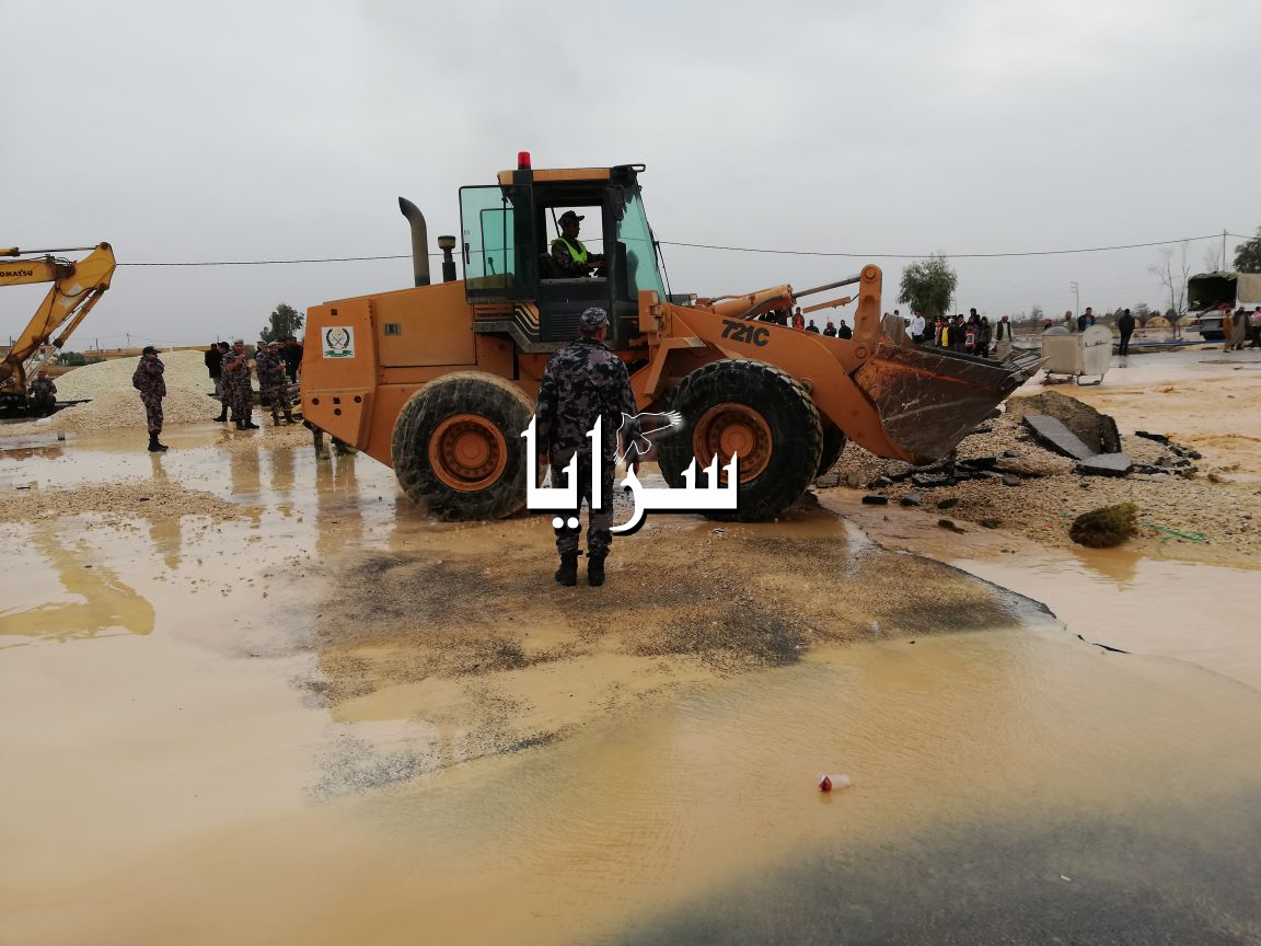 بالصور  ..  مدير دفاع مدني المفرق لسرايا : اغلاق شارع في الزعتري ولا وفيات بين المواطنين