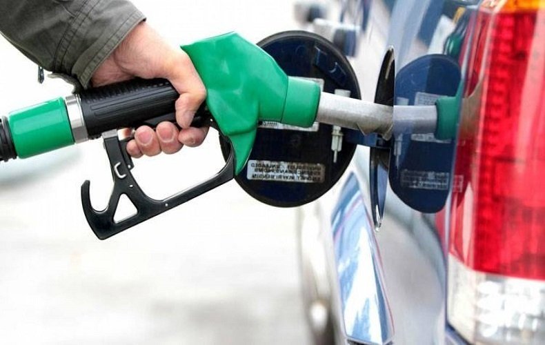 الحكومة: انخفاض أسعار البنزين والديزل عالميا