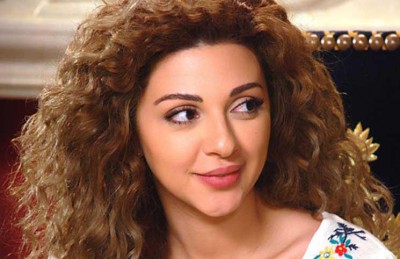 مريام فارس في المستشفى استعداداً لوضع مولودها
