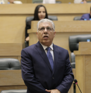 النائب نبيل الغيشان: "لا نقارن حالنا بالسويد ..  همه بعرفوا يوقفوا طابور و احنا لا"