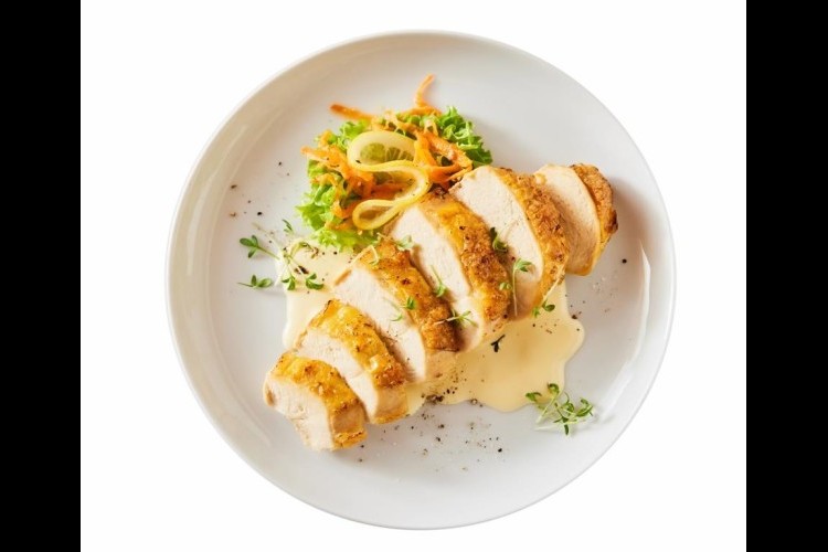  فيليه الدجاج بصوص الرانش الكريمي بنكهة الثوم والشبت