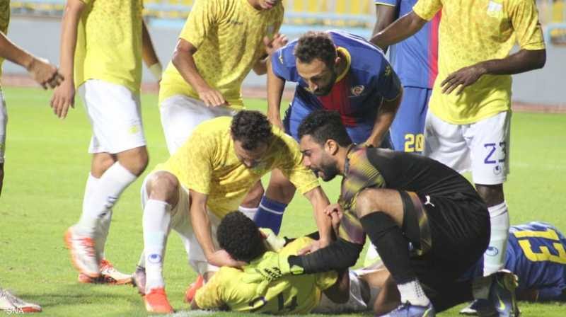 لحظات مخيفة ..  لاعب مصري يبتلع لسانه ويُنقل إلى المستشفى
