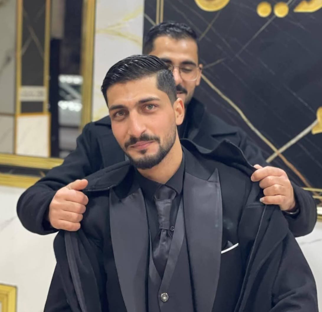 فريد يغمور يهنئ حفيده جمال الشوبكي بمناسبة خطوبته