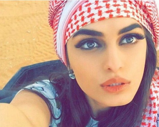 بالصور  ..  من هي عارضة الازياء الأردنية التي تفوقت بجمالها على أشهر عارضات العالم!