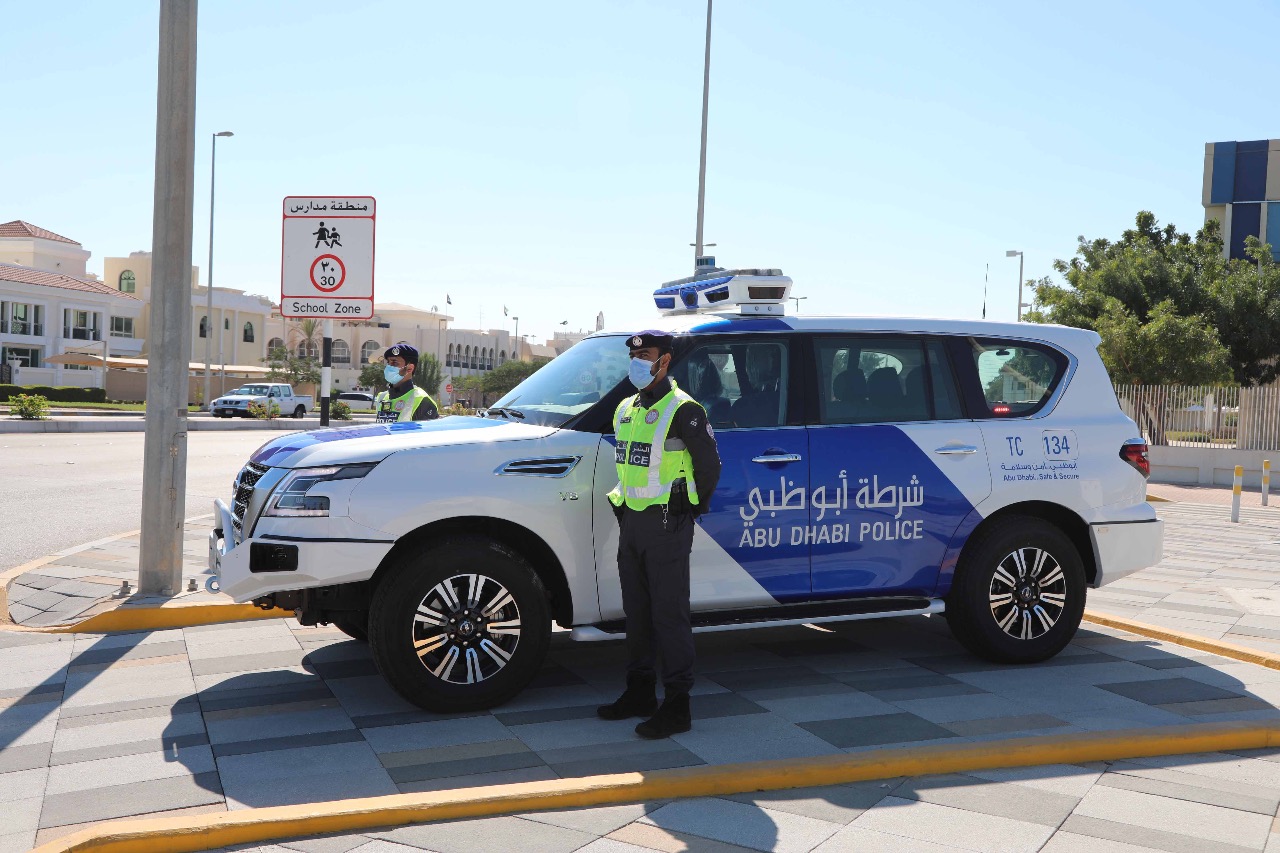 شرطي في أبوظبي يرفض رشوة ويوقع بالمتورطين