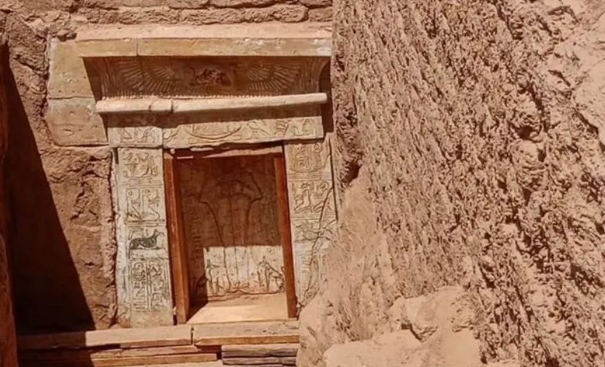 اسمع يا أبي ..  رسالة ابن حزين من مقبرة مصرية عمرها 1700 عام