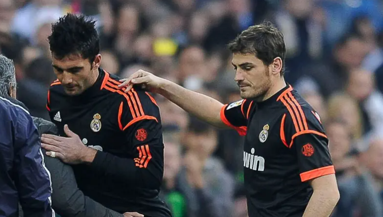 حارس ريال مدريد: "هربت" من إيران قبل إغلاق المجال الجوي