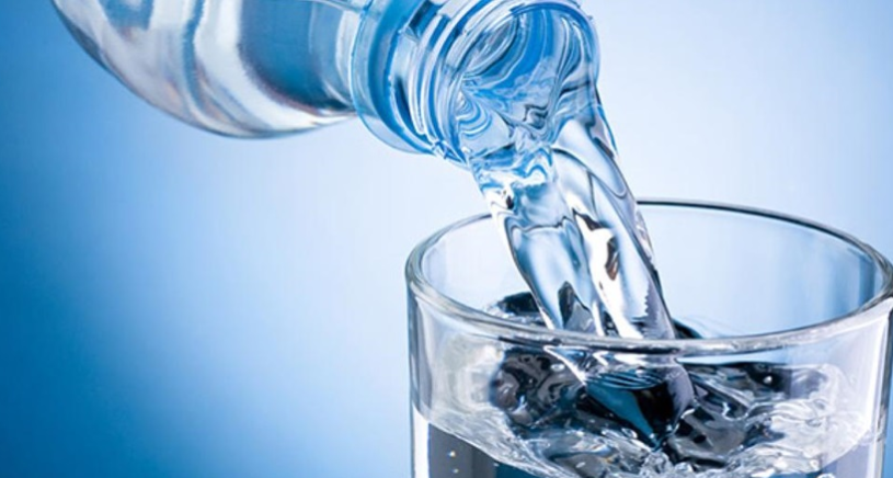 احذر شرب الماء وأنت واقف