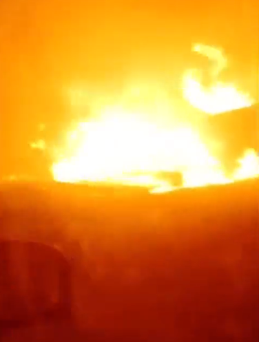 بالفيديو ..  حريق "مجهول الأسباب" يمحو قرية روسية بالكامل