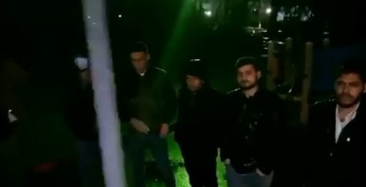  طلبة جامعة "التعليم المستمر" في كازاخستان يستنجدون بـ"أبو قديس" من تحت زخات الثلوج ..  فيديو 