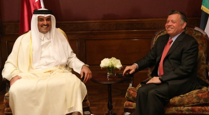 الملك يتلقى اتصالا هاتفيا من أمير قطر