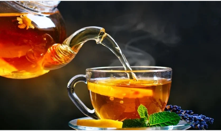 لشيخوخة أفضل ..  تناول الشاي الأسود وهذه الفواكه