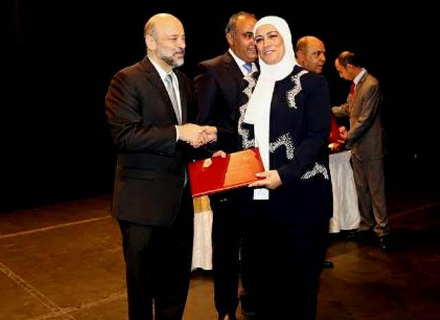 تكريم د.بسمة الشريف من "عمان الاهلية" عضو لجنة تحكيم جائزة الملك عبد الله الثاني للإبداع