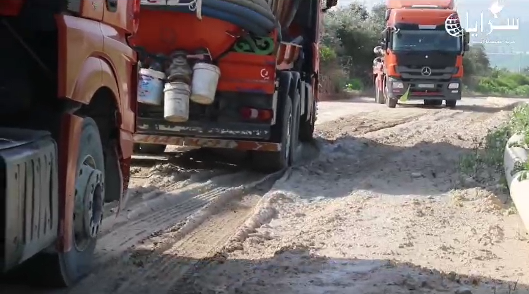 بالفيديو  ..  سائقو صهاريج المياه العادمة معاناه يومية مضى عليها أكثر من 10 أعوام 