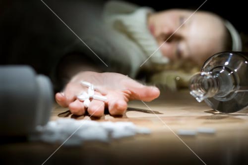 الزرقاء : (3) محاولات انتحار خلال يومين : فتاة تتناول كمية من الادوية بقصد الانتحار