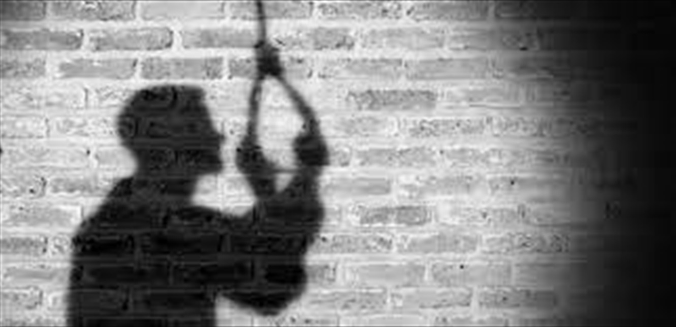  مراهق ينهي حياته بسبب تحطيم والده هاتفه المحمول