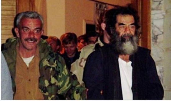 الرجل الذي أخفى صدام حسين يخرج عن صمته ويكشف كيف عرف الامريكان مكان "حفرة صدام "