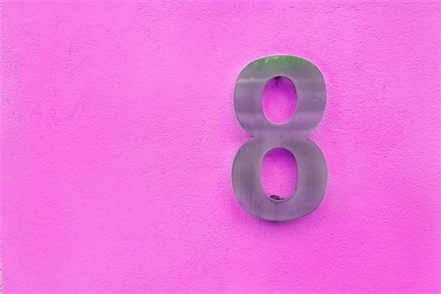 ما الذي ينتظرك بعد رؤية الرقم 8 في المنام