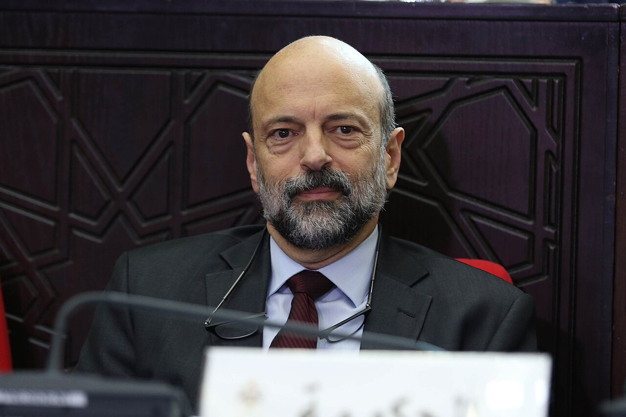 الرزاز يدعو الى عدم الخلط بين الليبرالية والنيوليبرالية