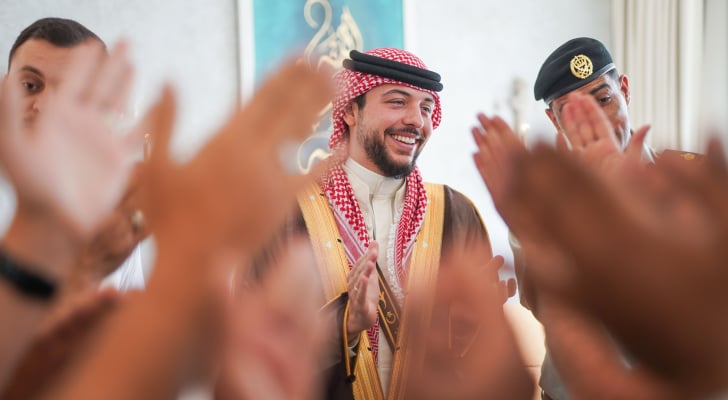 تعرفوا على تفاصيل بذلة زفاف ولي العهد