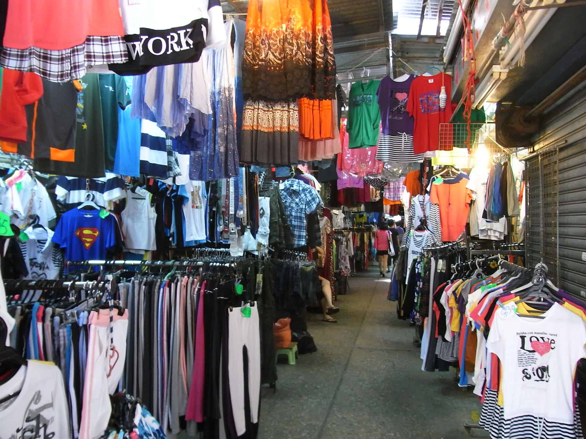نقيب تجار الألبسة لسرايا: "ما يحدث في غزة ادى إلى انعدام رغبة الأردنيين في شراء ملابس جديدة"  