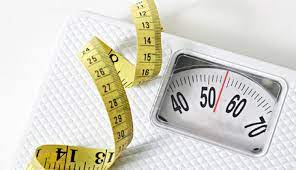 أشياء قد تحبط محاولاتك لضبط وزنك من دون أن تدري ..  إليك 9 منها