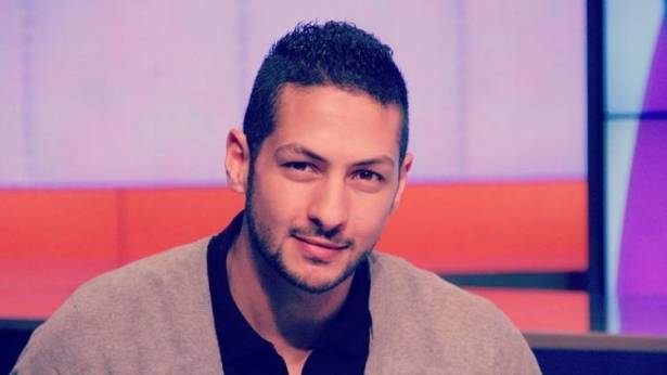 بالصورة  ..  مفاجأة صادمة: وفاة صديقة لعمرو سمير تثير الجدل!