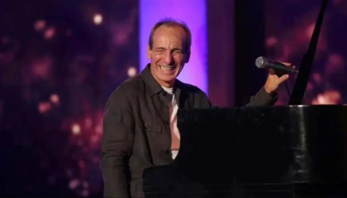كسروا زجاج سيارته لإنقاذه ..  ماذا حدث مع المايسترو عمرو سليم في مصر؟
