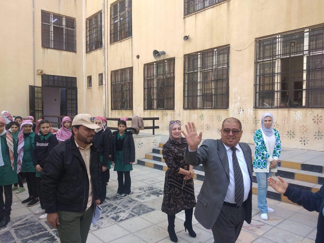 الحناوي يتفقد مدارس منطقة الهاشمي الجنوبي ويطلع على الواقع التعليمي فيها 