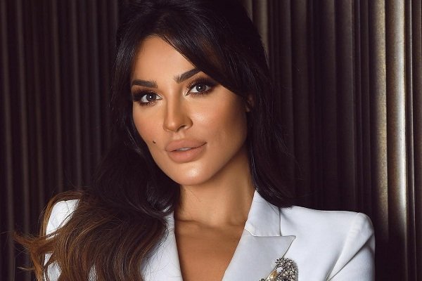 لمن قالت نادين نجيم: “بلا حكي سخيف وأعطينا سكوتك”؟