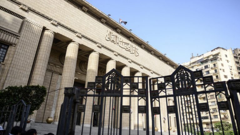 صورة على فيسبوك تقود مصريين اثنين للإعدام و5 آخرين للسجن