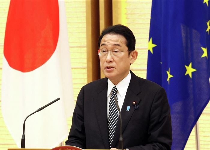 إجلاء رئيس الوزراء الياباني إثر سماع دوي انفجار أثناء إلقائه خطابا