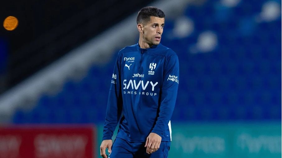  برشلونة يستعير كانسيلو من الهلال السعودي