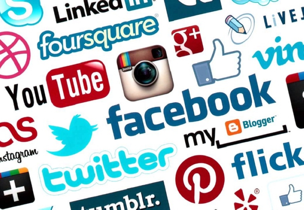تربويون يحذرون من سلبيات الاستخدام المفرط لمواقع التواصل الاجتماعي