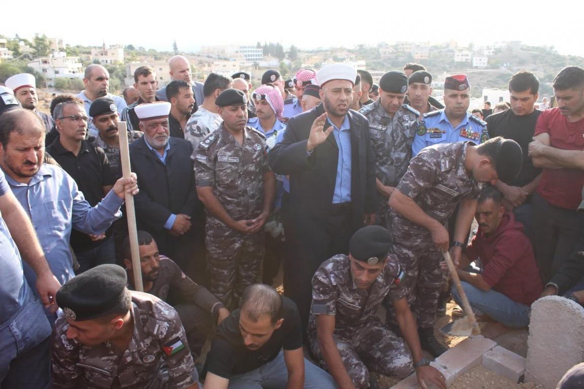 الأمن يُشارك في تشييع جثمان الوكيل علي الزيوت
