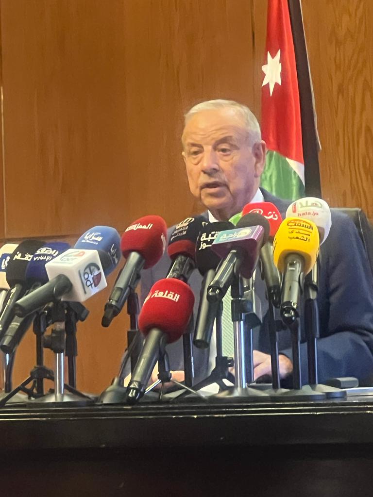 وزير الادارة المحلية: تثبيت 2550 عامل وطن أردني يعملوا في الميدان وزيادة راتبه 100 دينار شهرياً