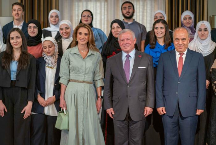 هذا ما قالته الأولى على المملكة في "التوجيهي" بعد تكريم الملك والملكة لها 