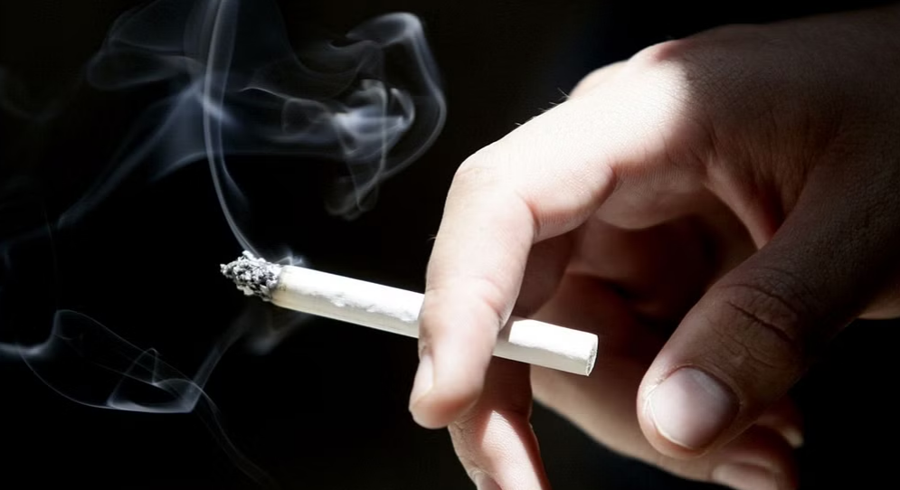 "تحذيرعلى كل سيجارة" ..  كندا تفرض إجراءً جديدًا ضد التدخين