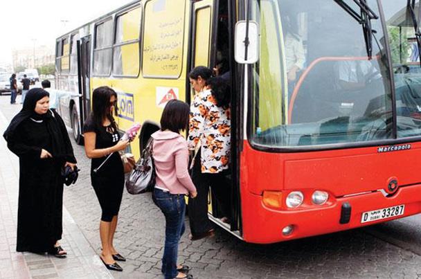 استطلاع: المستخدمون للمواصلات العامة أكثر سعادة من غيرهم