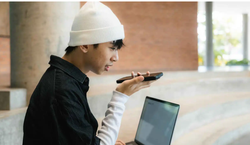 لماذا يلجأ "جيل زد" إلى ChatGPT لمعرفة مستقبلهم؟