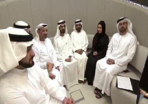 بالفيديو .. محمد بن راشد شاهدا على زواج غير اعتيادي