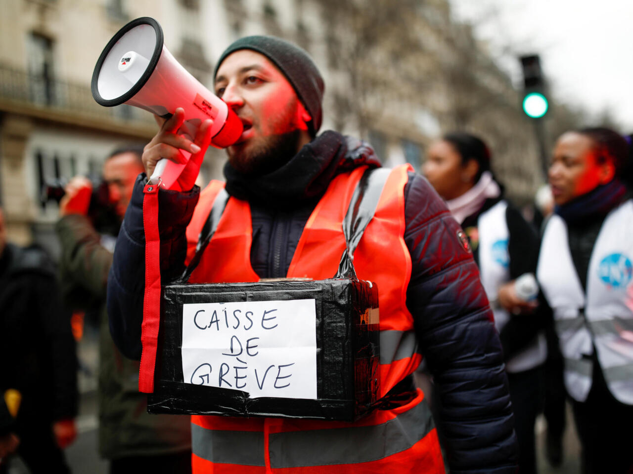 إضرابات في فرنسا بسبب التضخم وسط مطالبات بزيادة الرواتب
