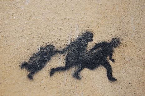 تفسير حلم رؤية هروب شخص منك في المنام