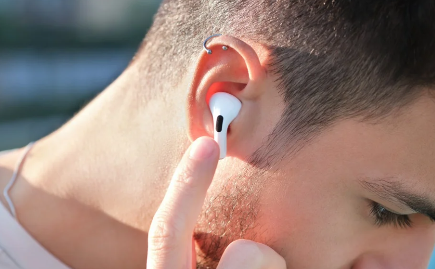دراسة: مليار شاب معرضون لخطر فقدان السمع بسبب «الهاند فري»